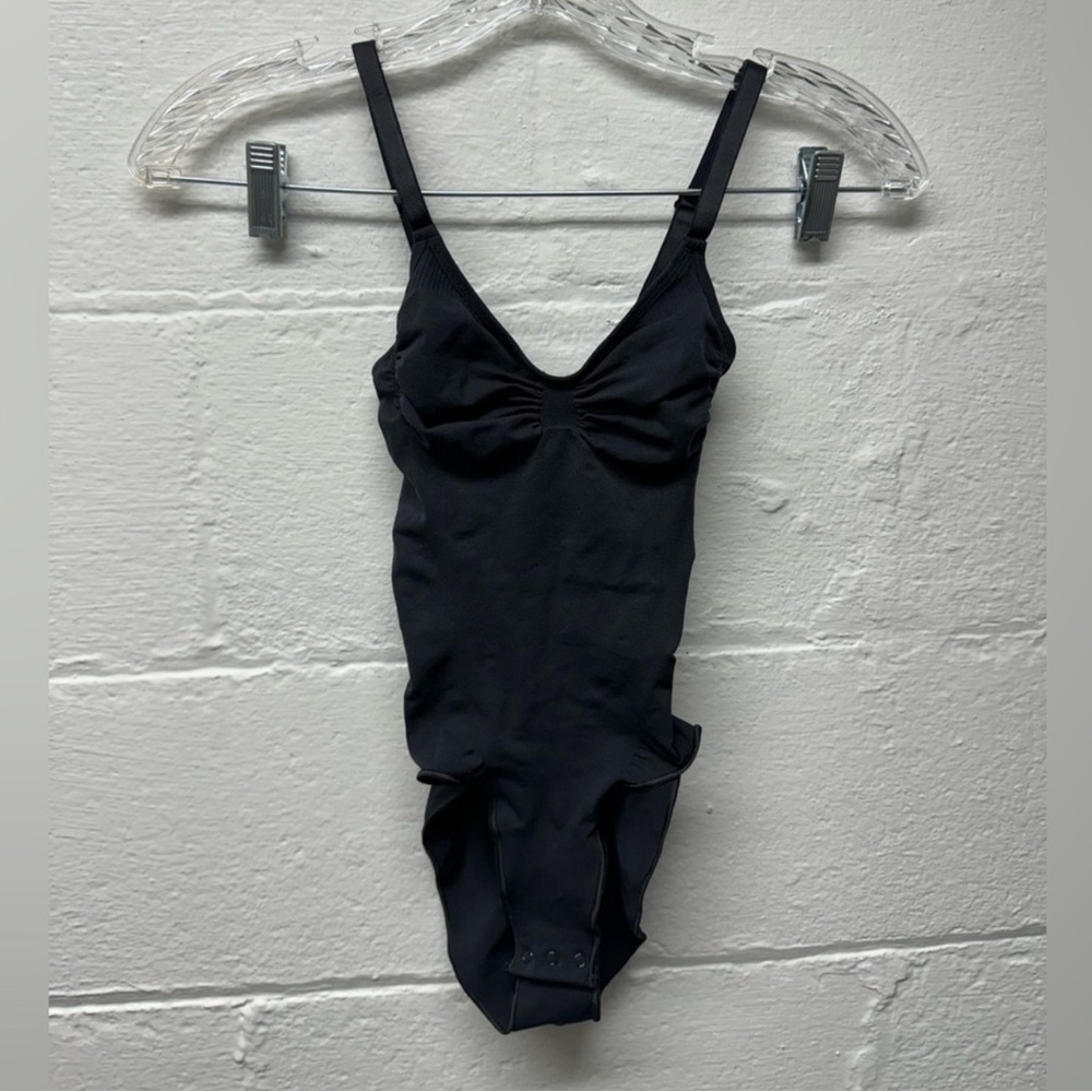 NWOT Skims Seamless Sculpt Brief Bodysuit